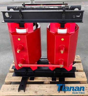 Transformateurs intérieurs en résine coulée de refroidissement d'une capacité nominale de 33 KVA Équipement électrique durable pour applications industrielles